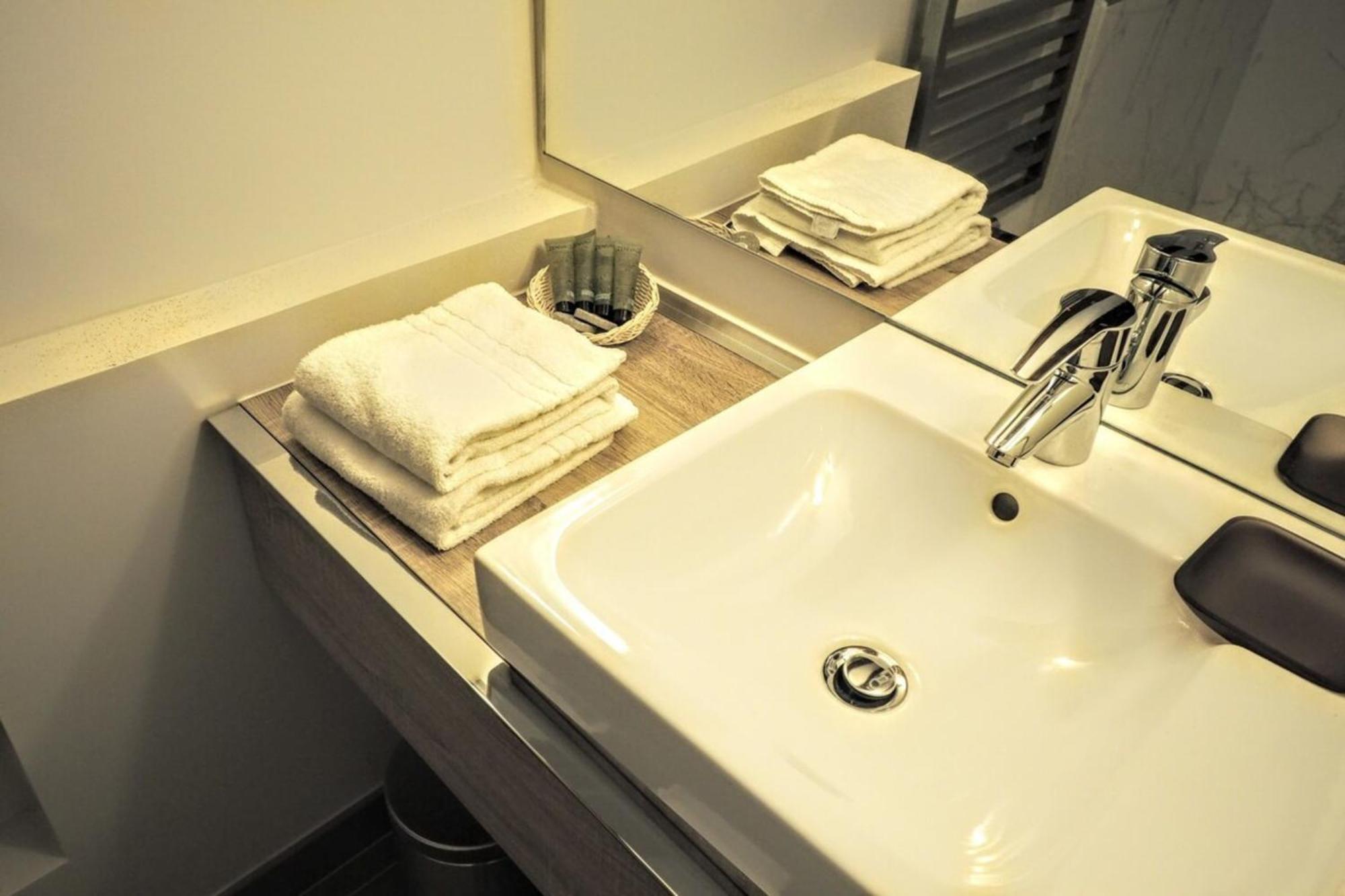 Moliere Chicsuites Париж Экстерьер фото